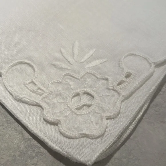 Vintage Embroidered Napkins - Picture 3 of 9